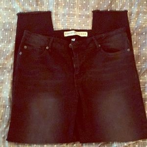 Black skinny ankle jeans